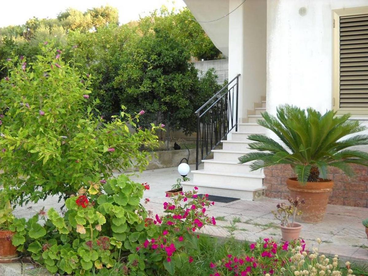 B&B Apollonia Roseto Capo Spulico Exterior photo