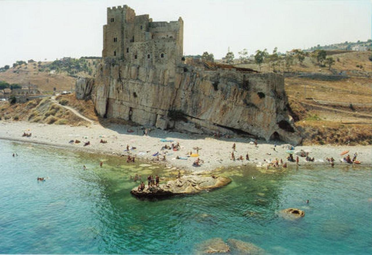 B&B Apollonia Roseto Capo Spulico Exterior photo